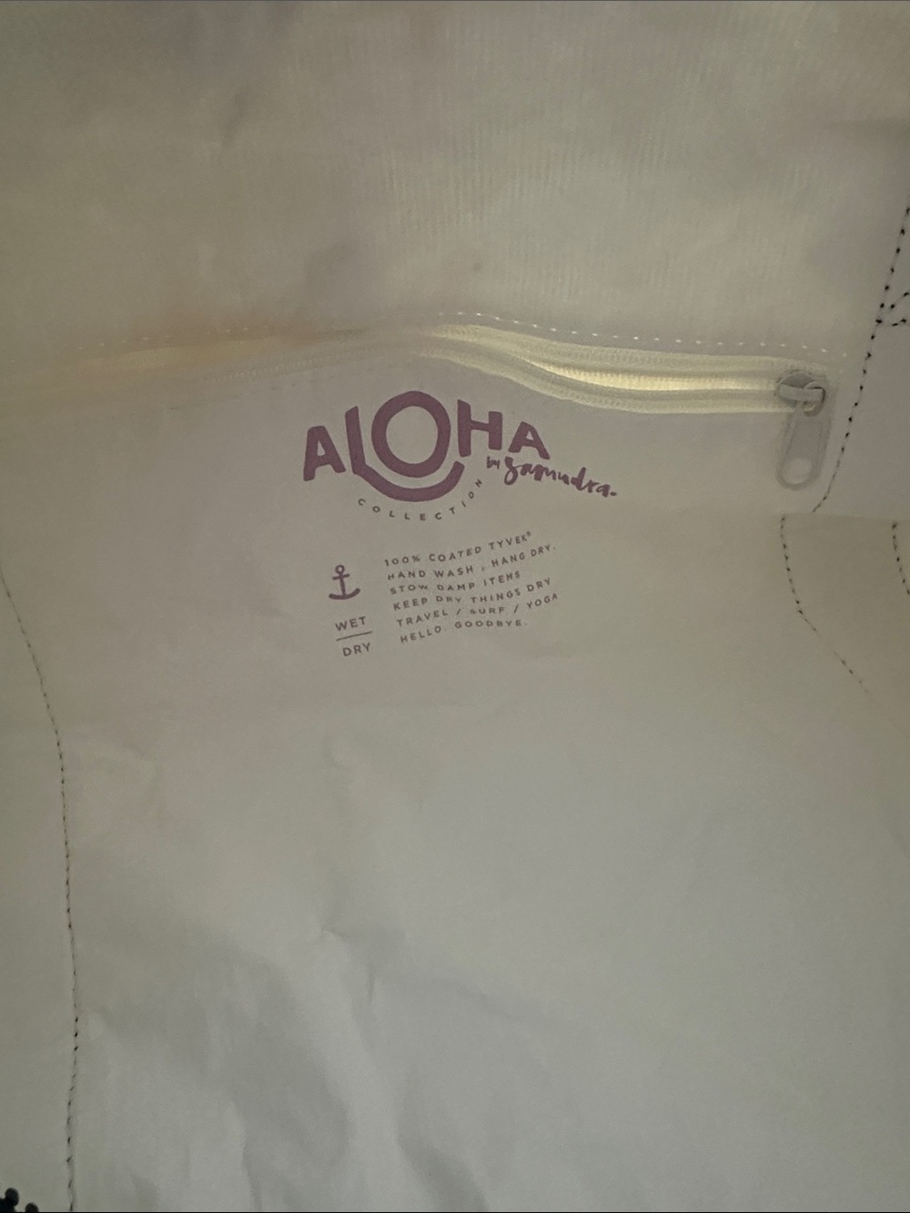 ALOHA Collection Duffle Bag in Paradise on Repeat Print - Picture 4 of 8